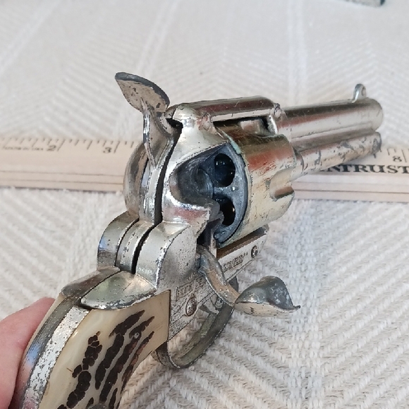 Silver and Brown Toy Revolver - Picture 6 of 9